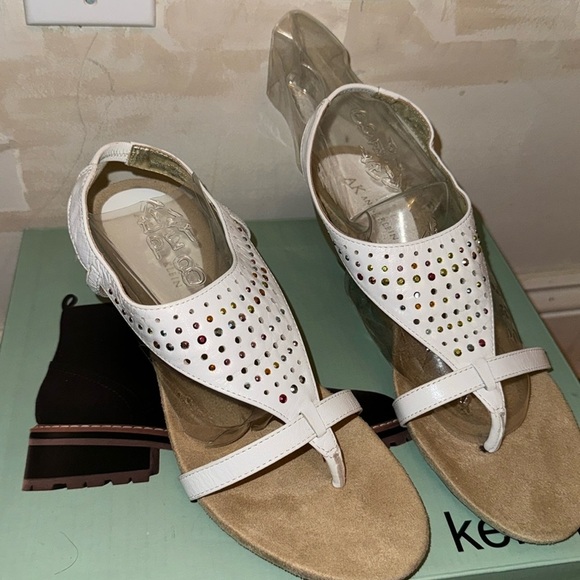 Anne Klein Shoes - BRAND NEW CASUAL SUMMER HEALS